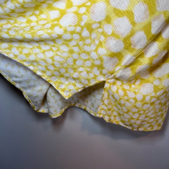 Democracy Women's Pintuck Blouse Yellow White Dots 3/4 Sleeves Split Neck  Small - Picture 8 of 13